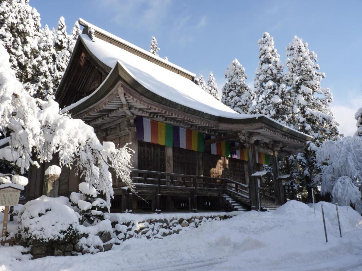 Senkeien Tsukioka Hotel Kaminoyama Exterior photo